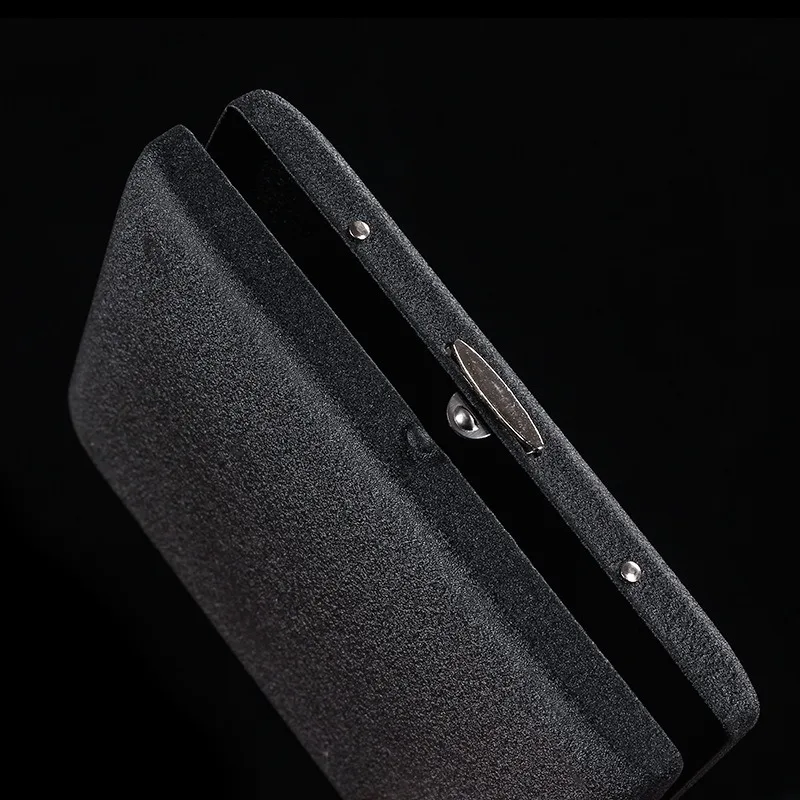 20 pack Black Frosted Metal Cigarette Box Portable waterproof Cigarette case Iron clip Resistant to Pressure Moisture Smoke Tool
