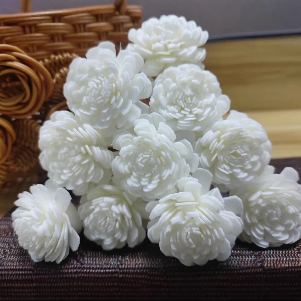 10pcs aroma diffusing stick and white foam flower combination, aromatherapy flower diffusing stick, fiber stick essential