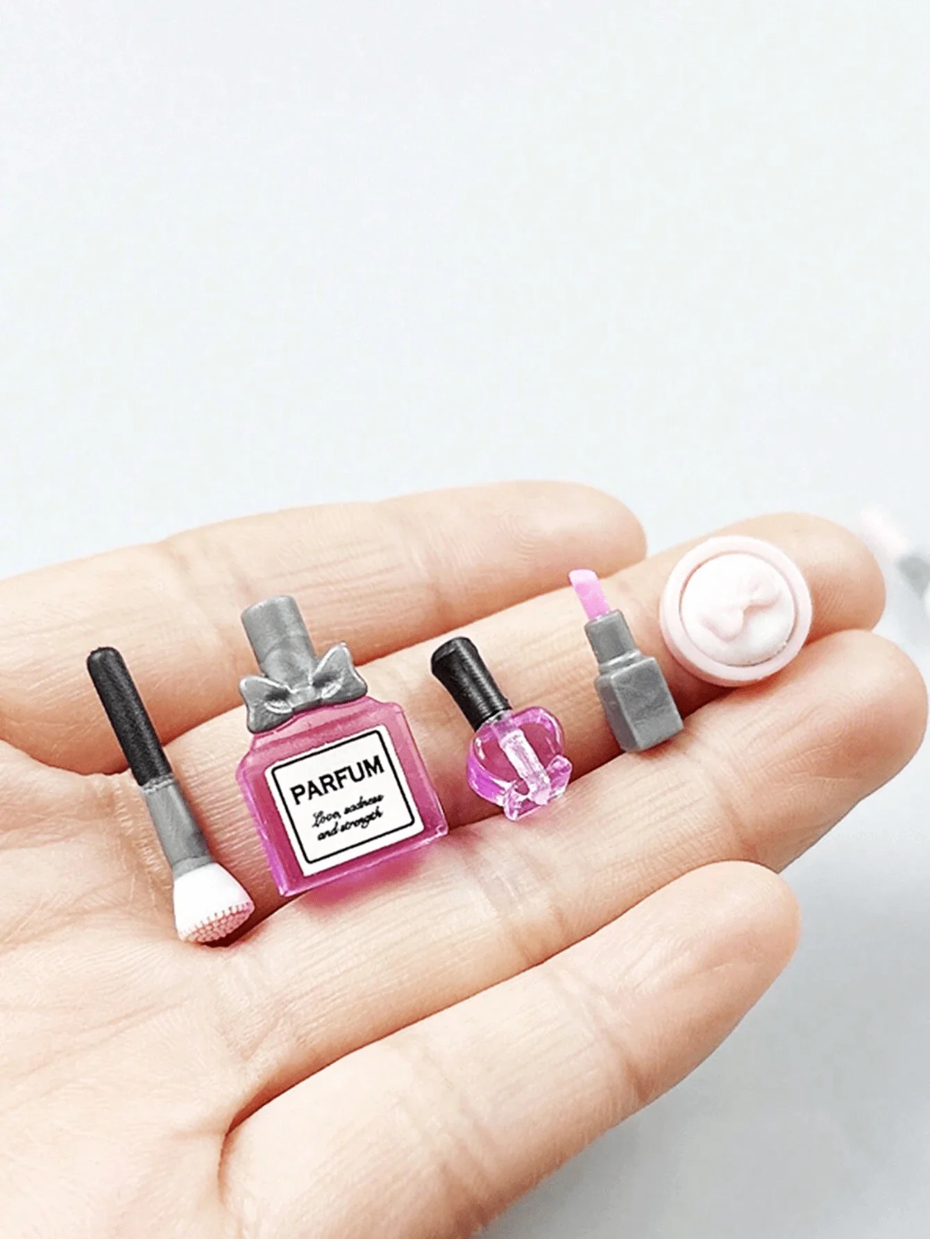 5 Pcs/Set Dollhouse Miniature Makeup Set: 1/12 Scale Mini Simulated Lipstick, Perfume, Puff, Nail Polish & Makeup Brush Model Ac