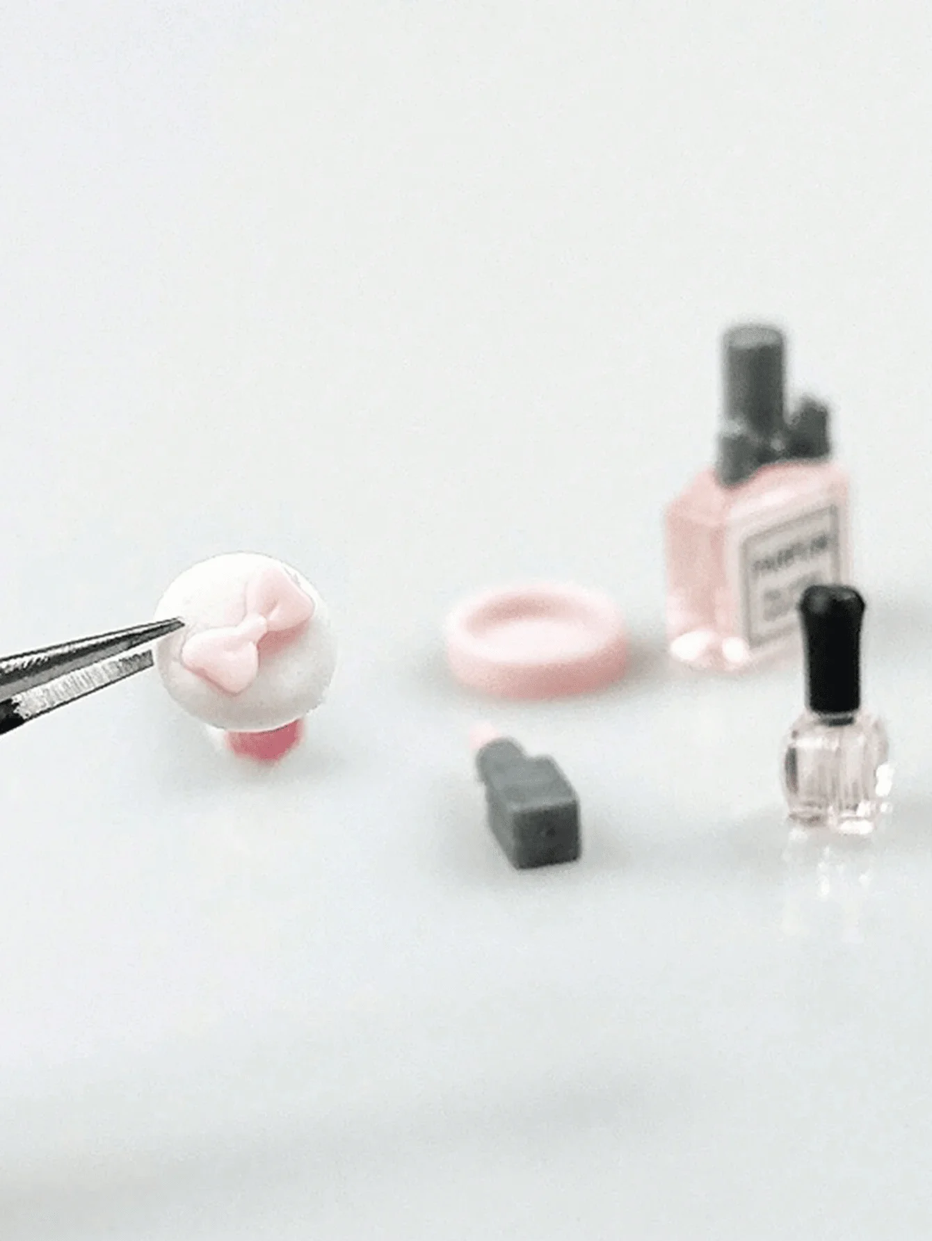 5 Pcs/Set Dollhouse Miniature Makeup Set: 1/12 Scale Mini Simulated Lipstick, Perfume, Puff, Nail Polish & Makeup Brush Model Ac