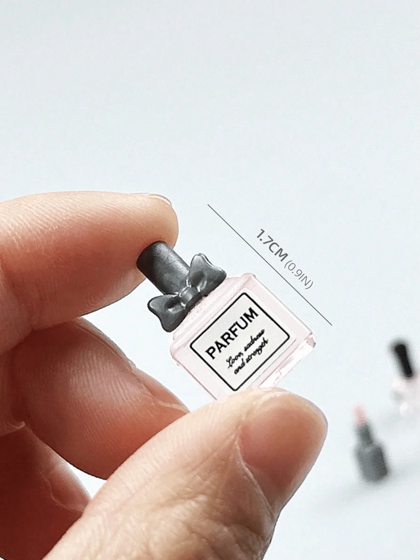 5 Pcs/Set Dollhouse Miniature Makeup Set: 1/12 Scale Mini Simulated Lipstick, Perfume, Puff, Nail Polish & Makeup Brush Model Ac