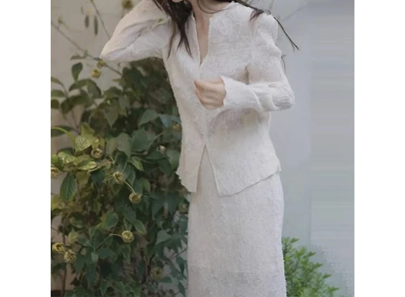 Early Spring New Outfit Set High-end Fashion Small Fragrance Style White Lace Top and Skirt Two-piece Set for Women