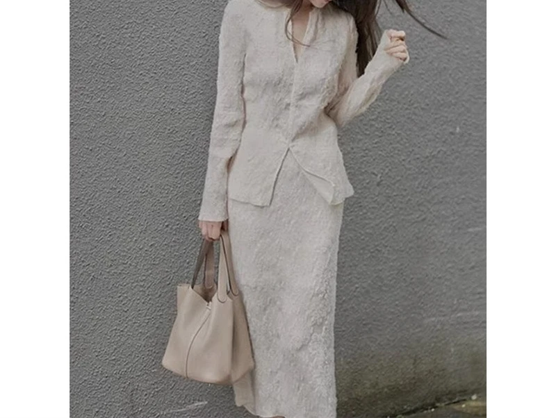 Early Spring New Outfit Set High-end Fashion Small Fragrance Style White Lace Top and Skirt Two-piece Set for Women