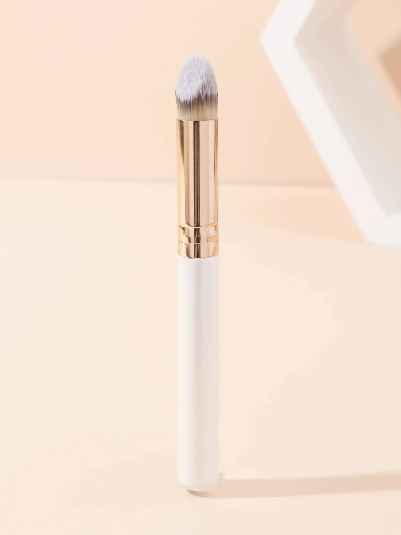 Cosmetic Brush, 1pc Pearlescent White Wood Handle Classic Lipstick Shape Foundation Brush, Makeup Brush For Men And Women,Foundation Brush,Concealer Brush,Blush Brush,Contour Brush,Blush Brush,Bronzer Brush,Powder Brush,Foundation Brush,Blush Brush,Giveaw