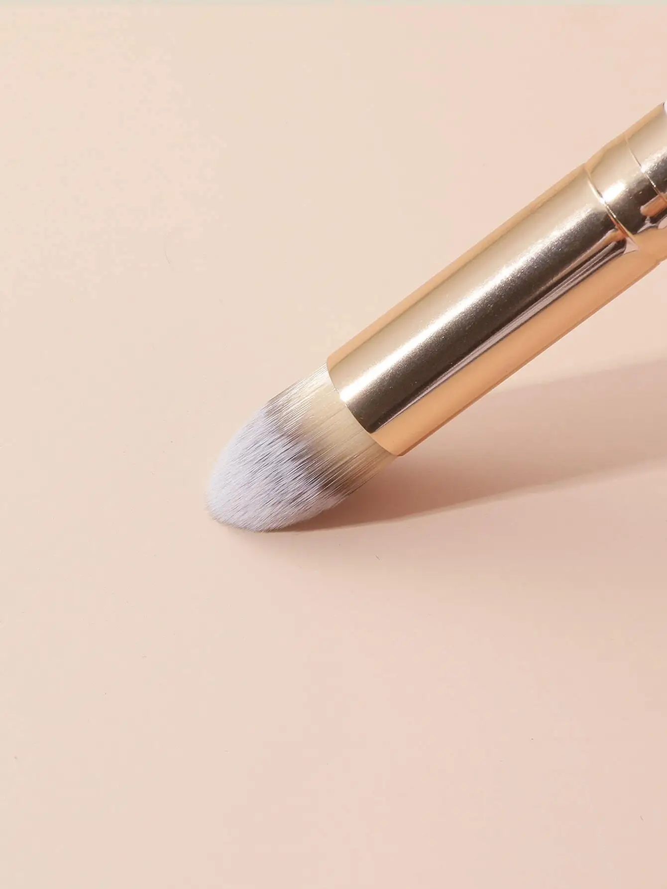 Cosmetic Brush, 1pc Pearlescent White Wood Handle Classic Lipstick Shape Foundation Brush, Makeup Brush For Men And Women,Foundation Brush,Concealer Brush,Blush Brush,Contour Brush,Blush Brush,Bronzer Brush,Powder Brush,Foundation Brush,Blush Brush,Giveaw