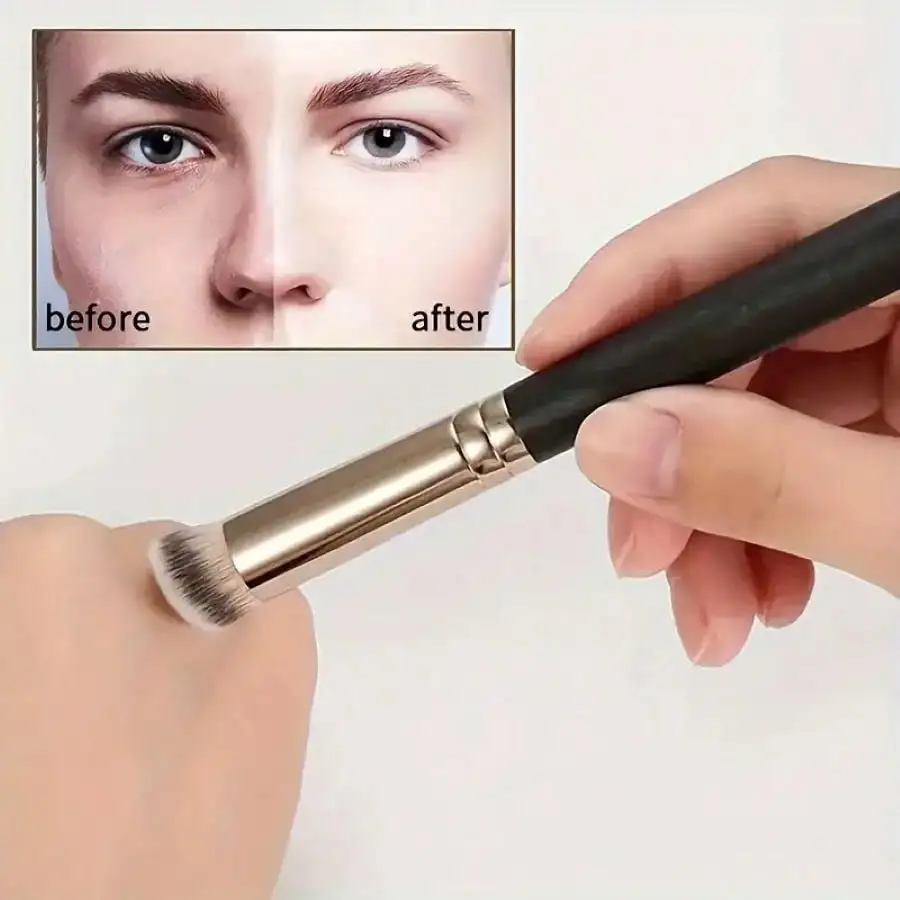 Glossy Handle Makeup Brush With Soft And Dense Bristles For Men And Women, Suitable For Concealer, Blending, Setting Powder, Liquid, Cream, And Polishing Cosmetics. It Can Be Used For Contouring The Nose And Concealing Blemishes.,Foundation Brush,Conceale