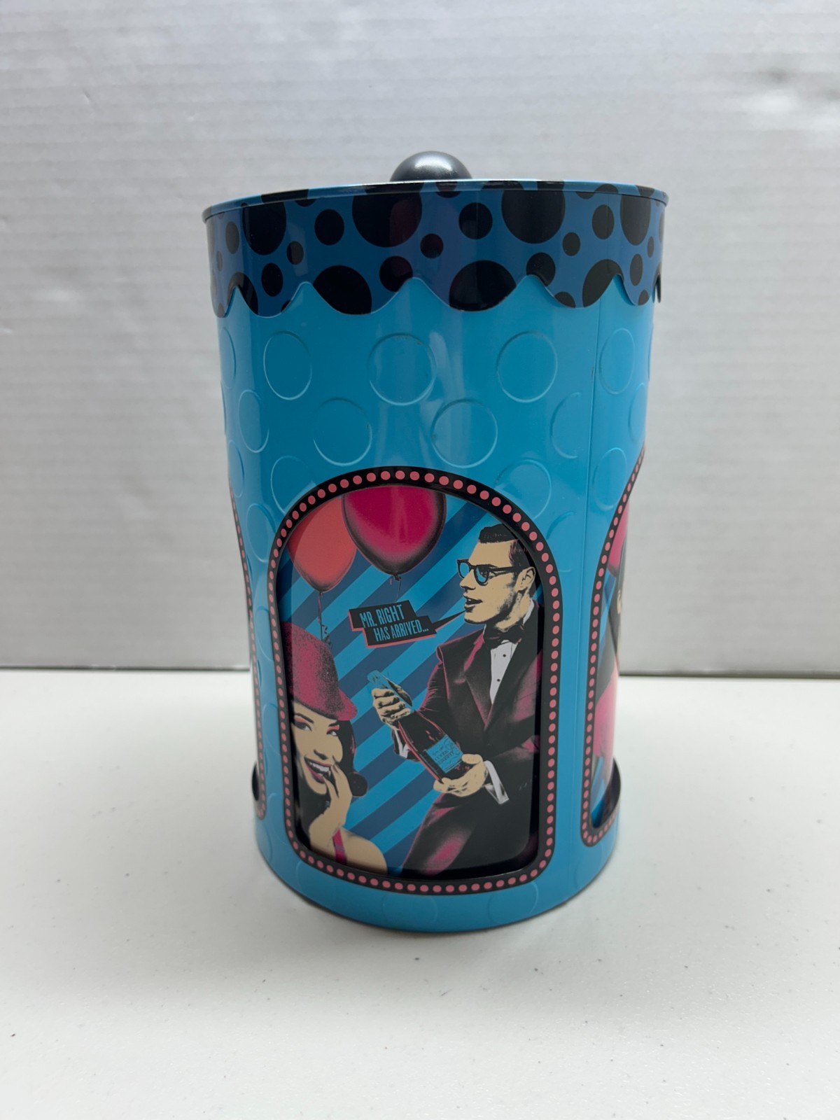 Benefit Cosmetics Vintage Carousel Tin Empty POREfessional Hoola Mascara